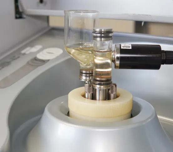 Flacons de prélèvement d'huile en laboratoire