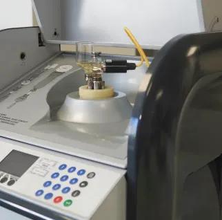 Matériel de laboratoire pour analyse d'huile